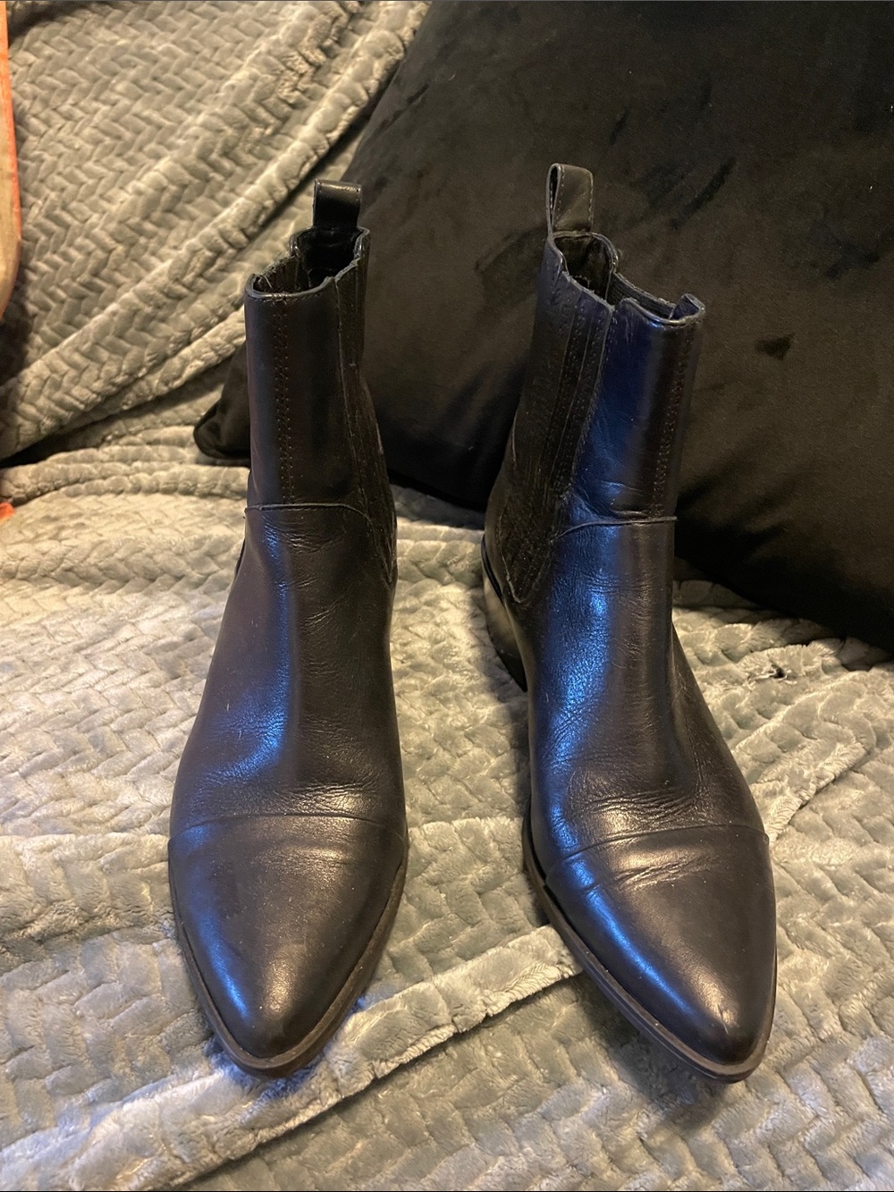 Vagabond Black Leather Chukka Boots - Pointed Toe